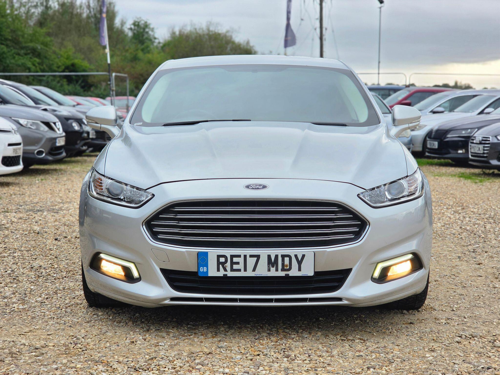 Ford Mondeo view 23