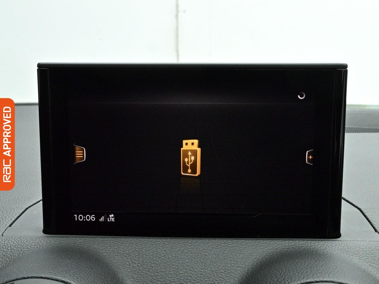 Audi Q2 view 3