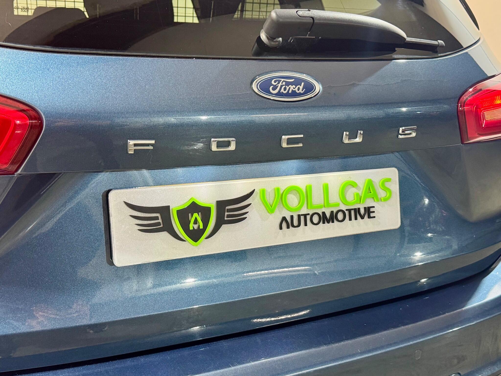 Ford Focus view 45