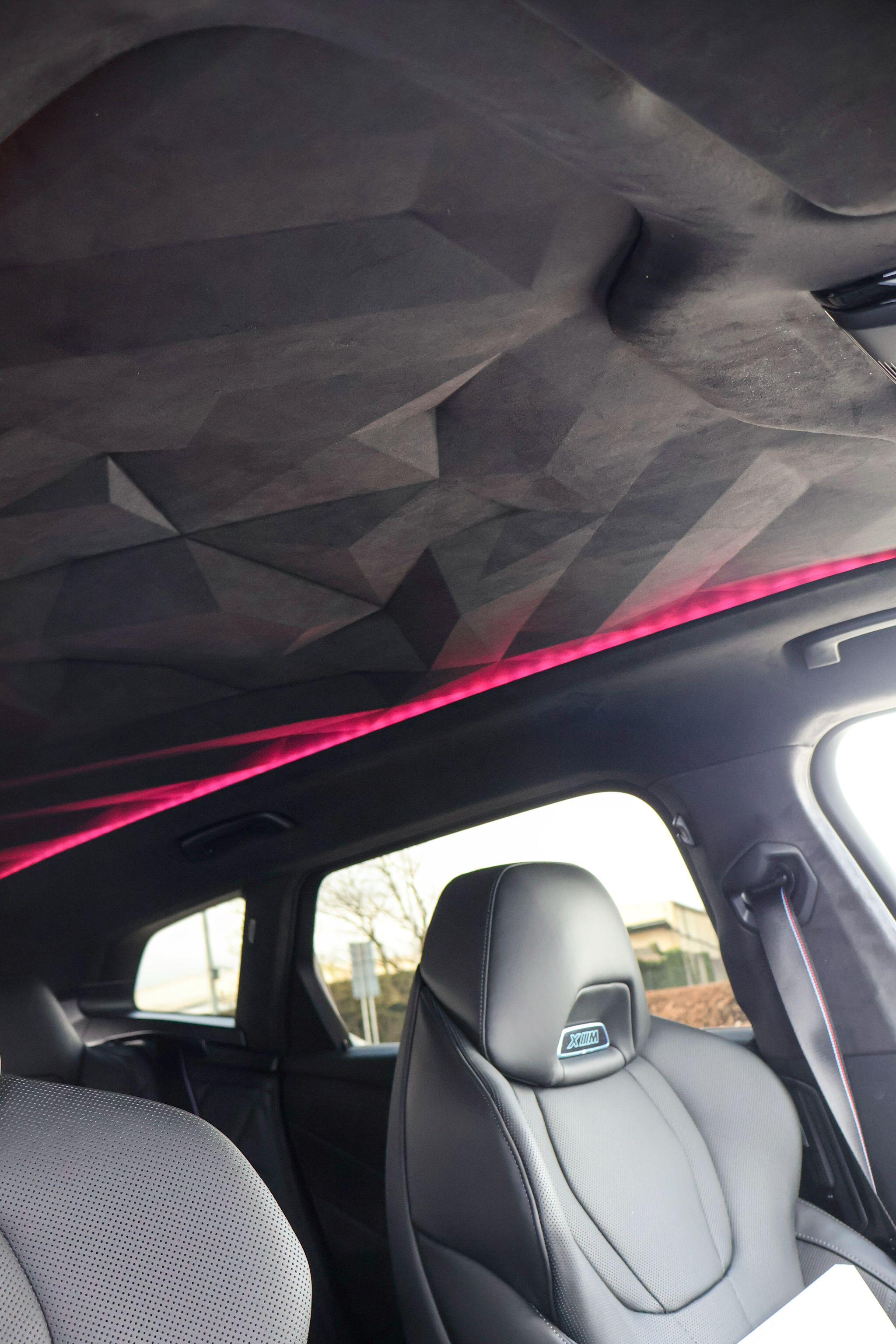 BMW XM view 34