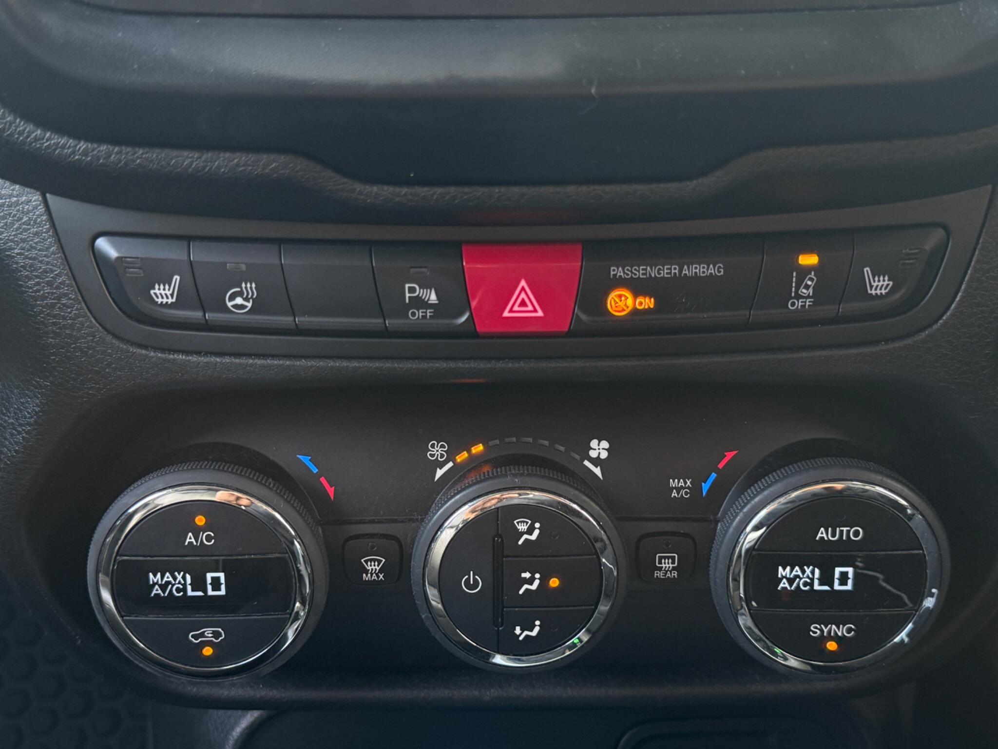 Jeep Renegade - Image 60