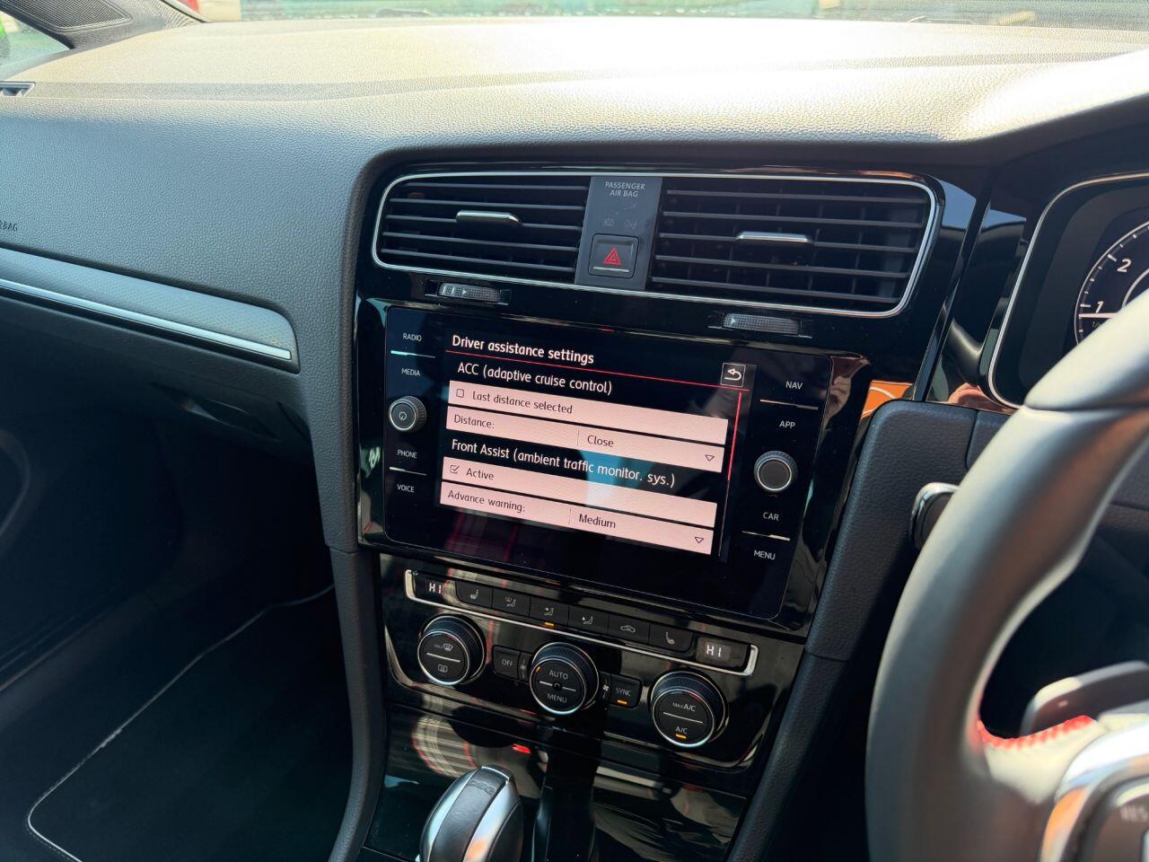 Volkswagen Golf view 18