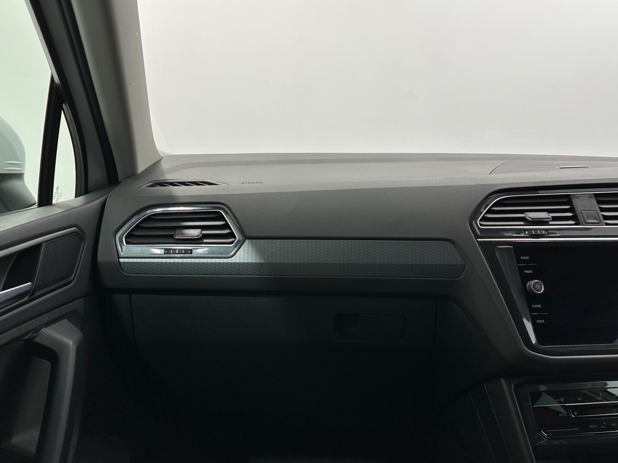 Volkswagen Tiguan view 27