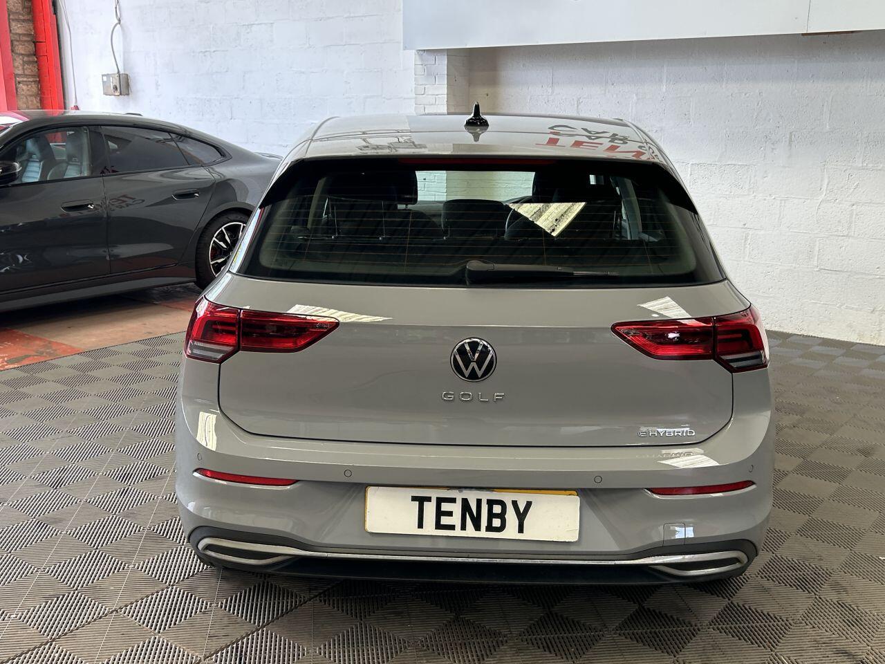 Volkswagen Golf view 8