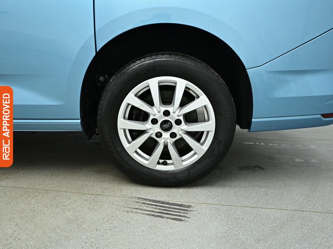 Ford Grand Tourneo Connect view 28