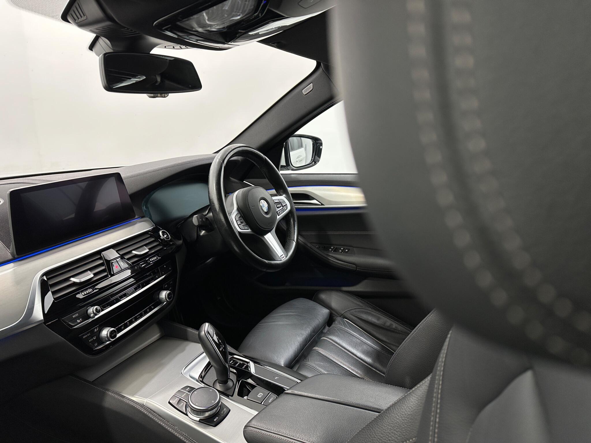 BMW 5 Series view 30