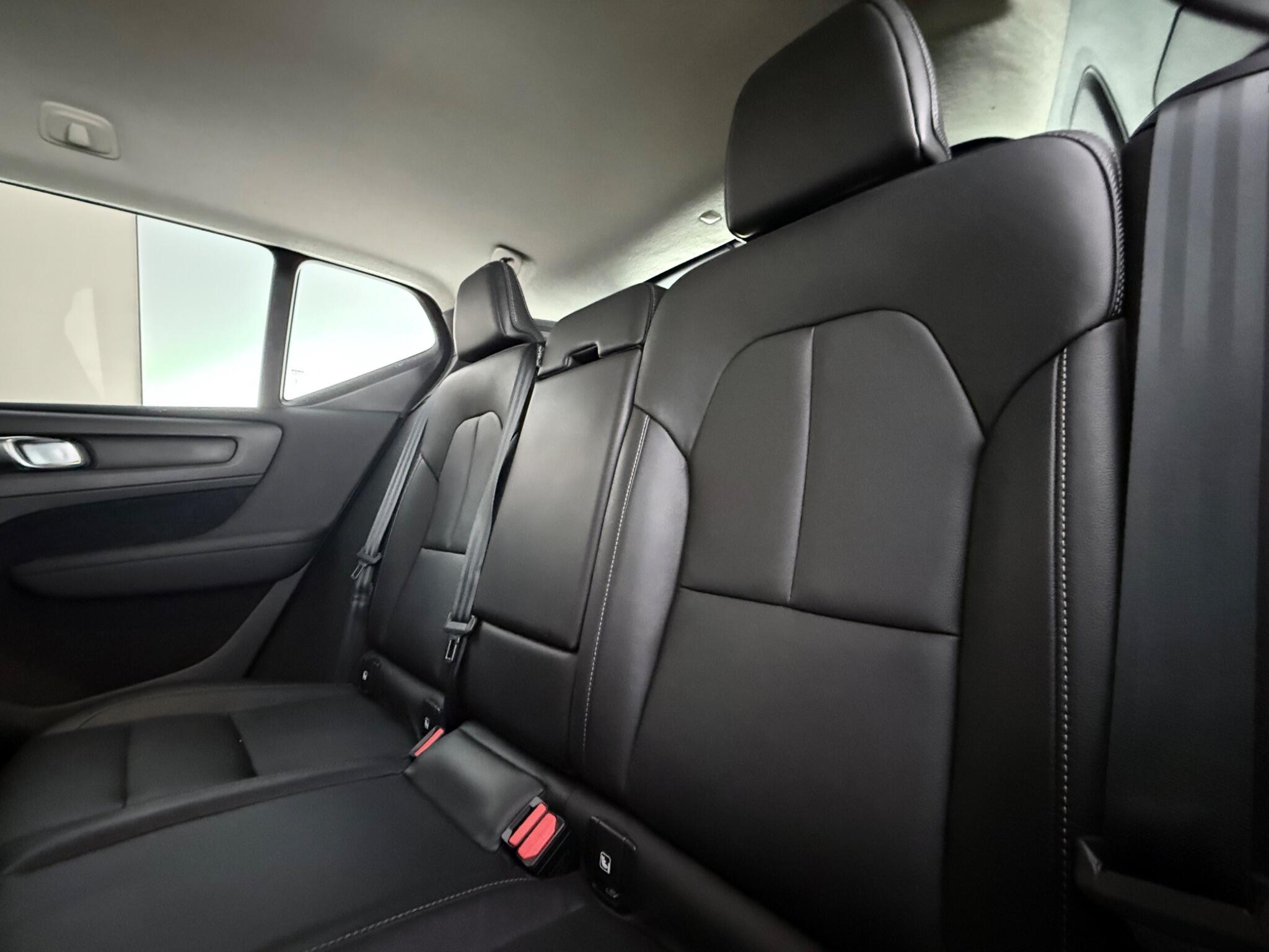 Volvo XC40 view 35