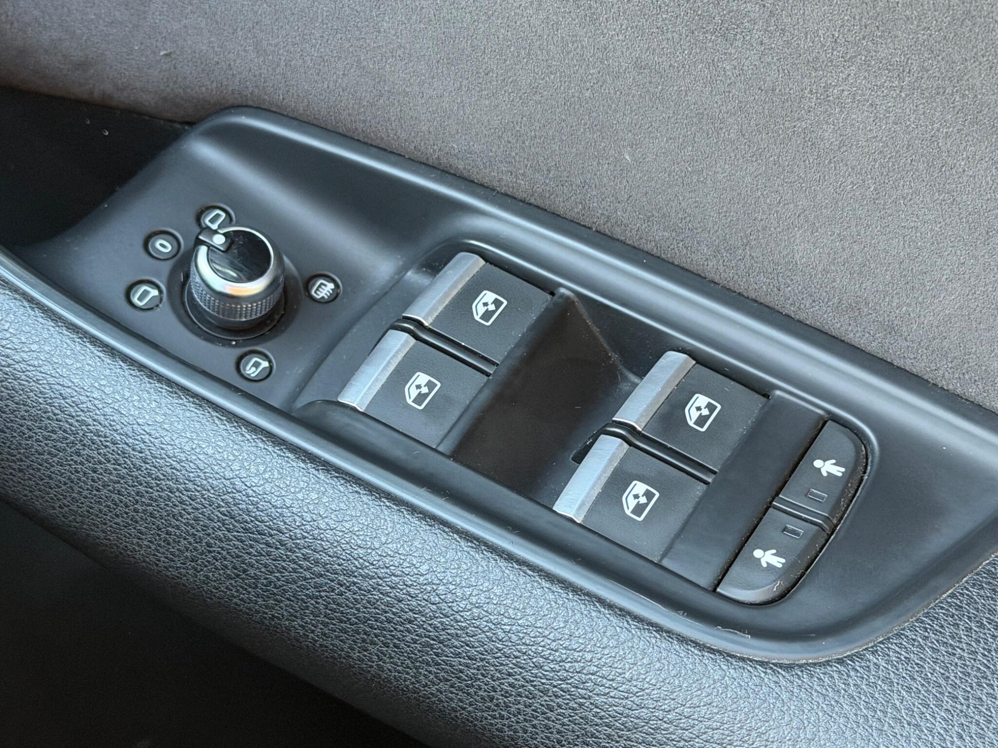 Audi Q7 view 45