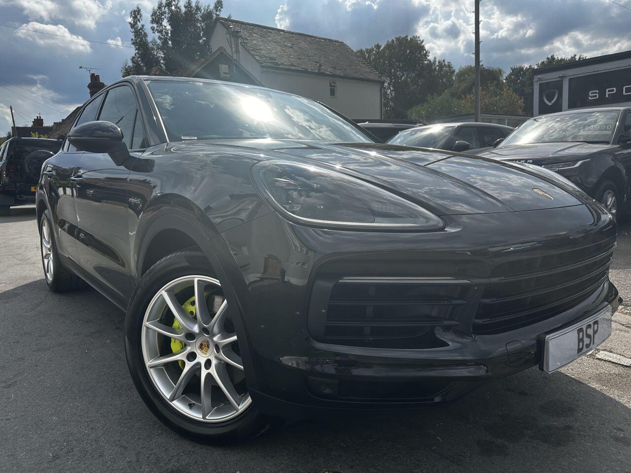 Porsche Cayenne view 3