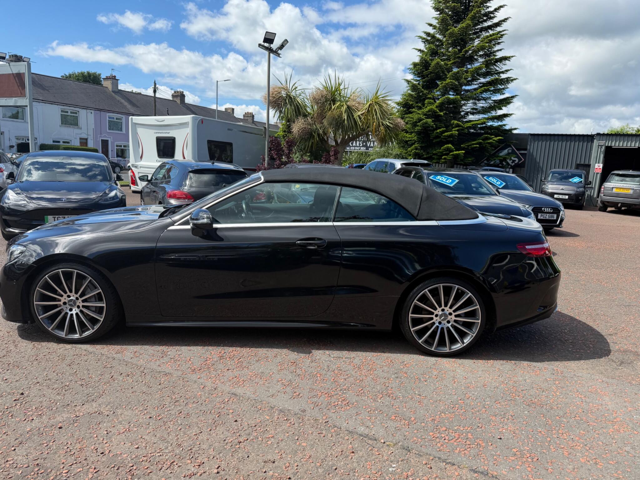 Mercedes-Benz E Class view 4
