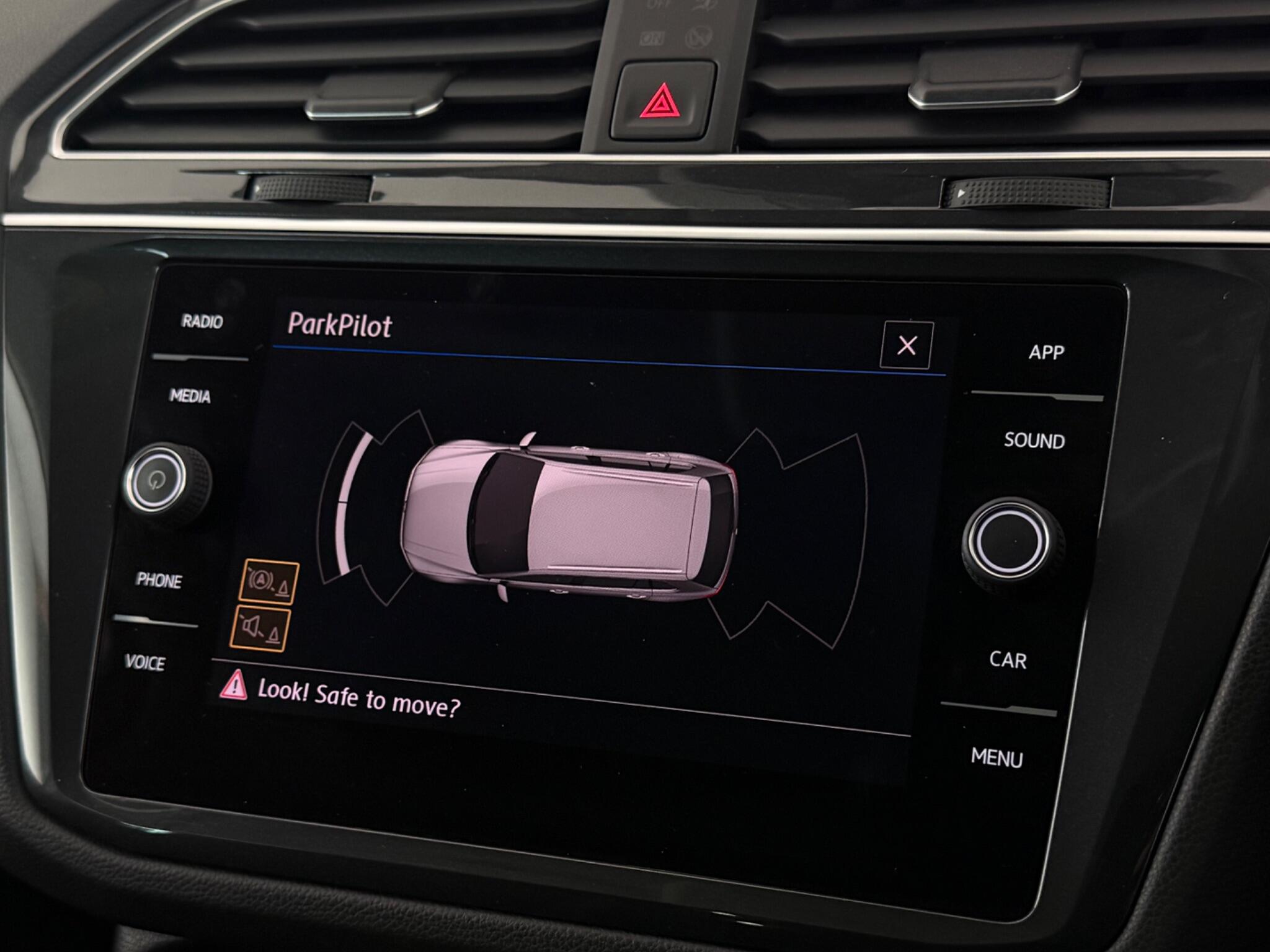 Volkswagen Tiguan view 23