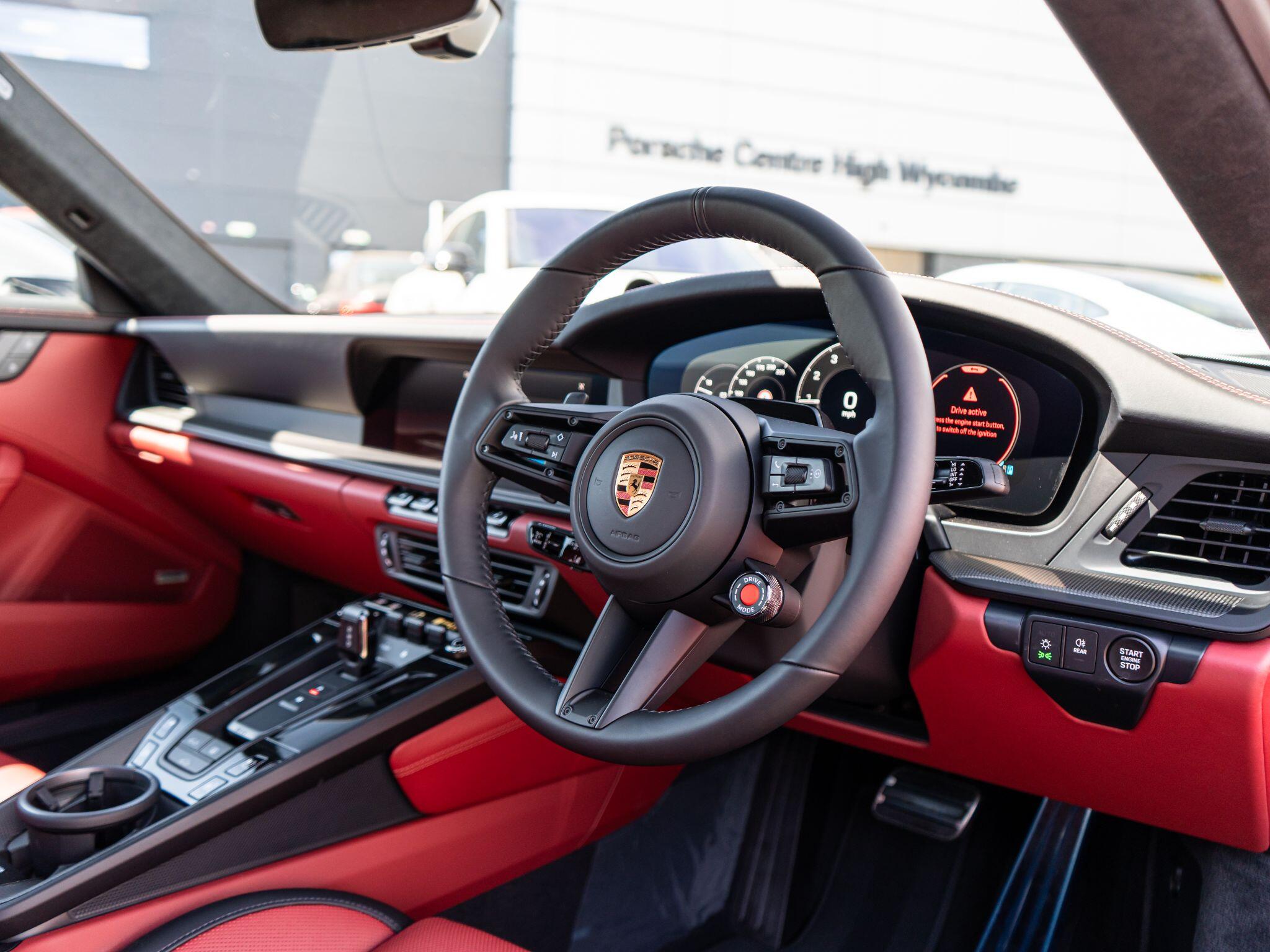 Porsche 911 view 39