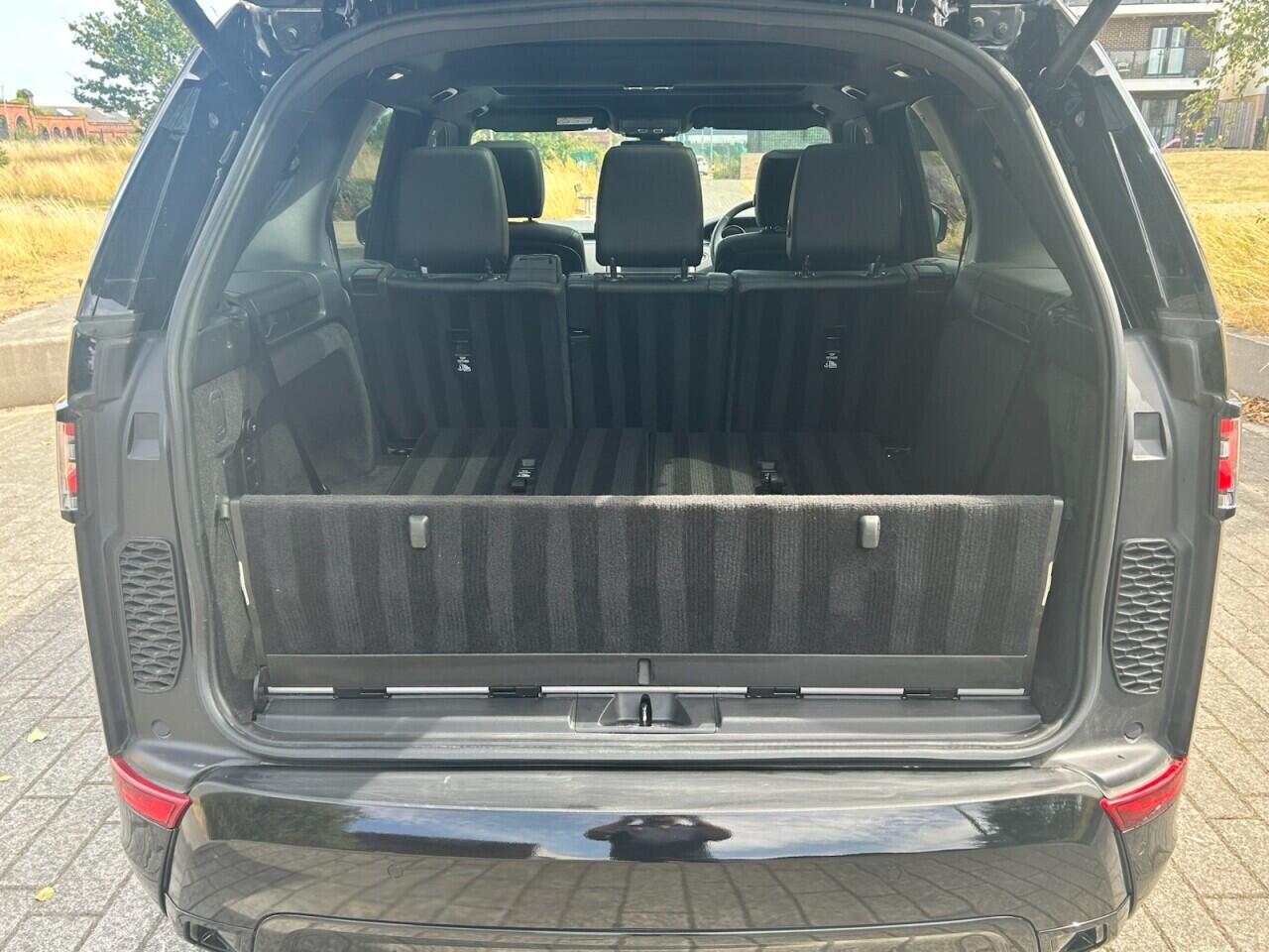 Land Rover Discovery view 15