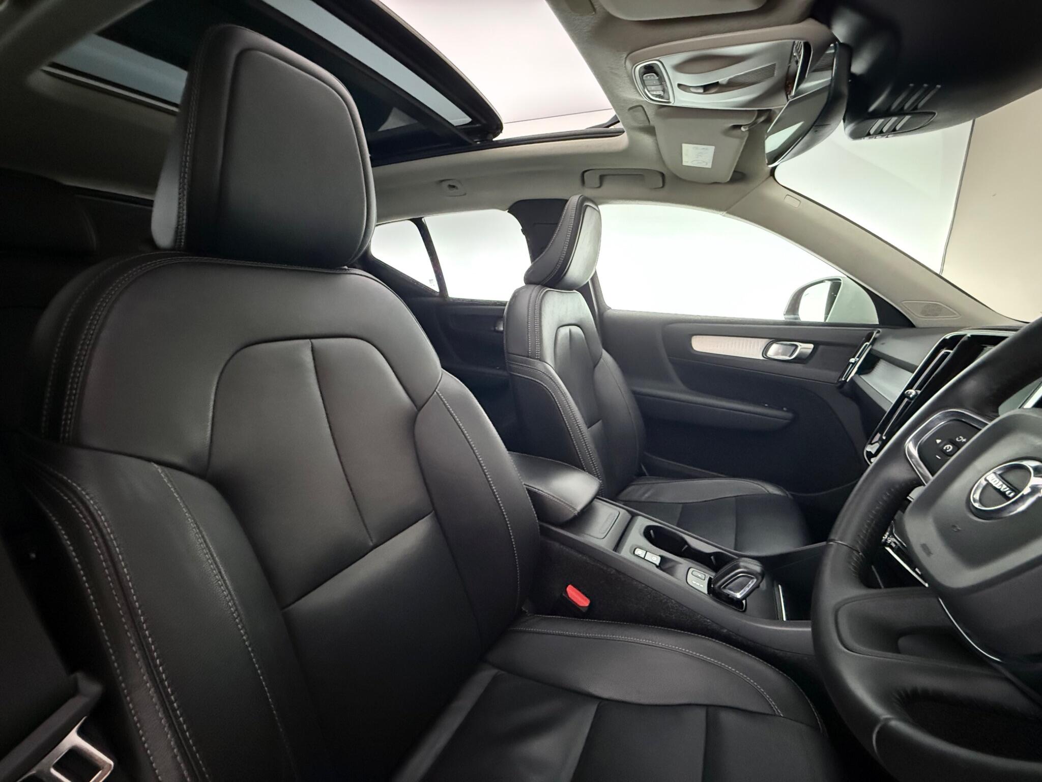 Volvo XC40 view 32