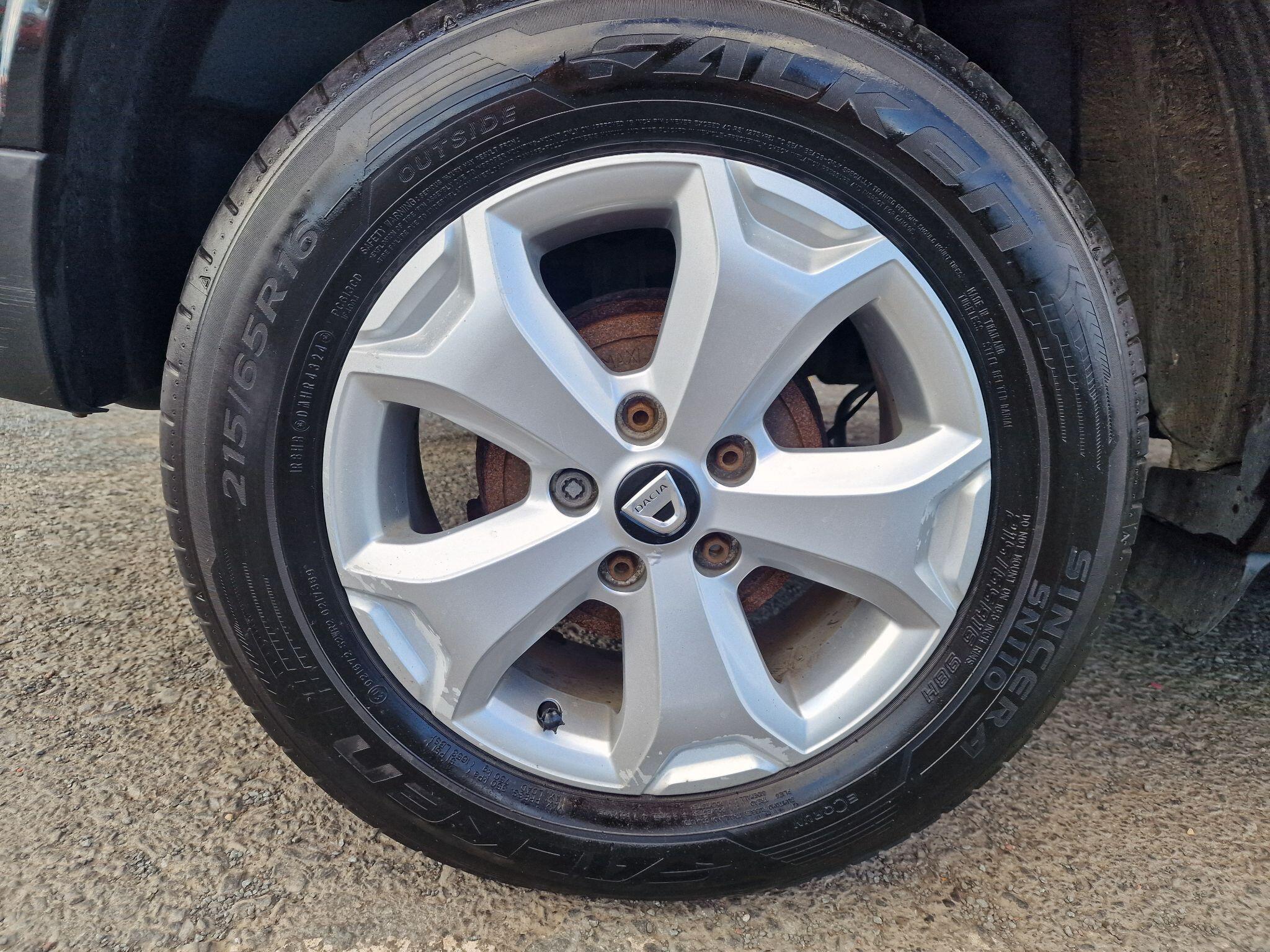 Dacia Duster view 33