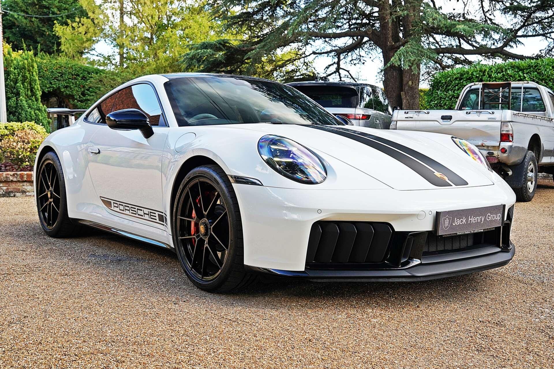 Porsche 911 view 11