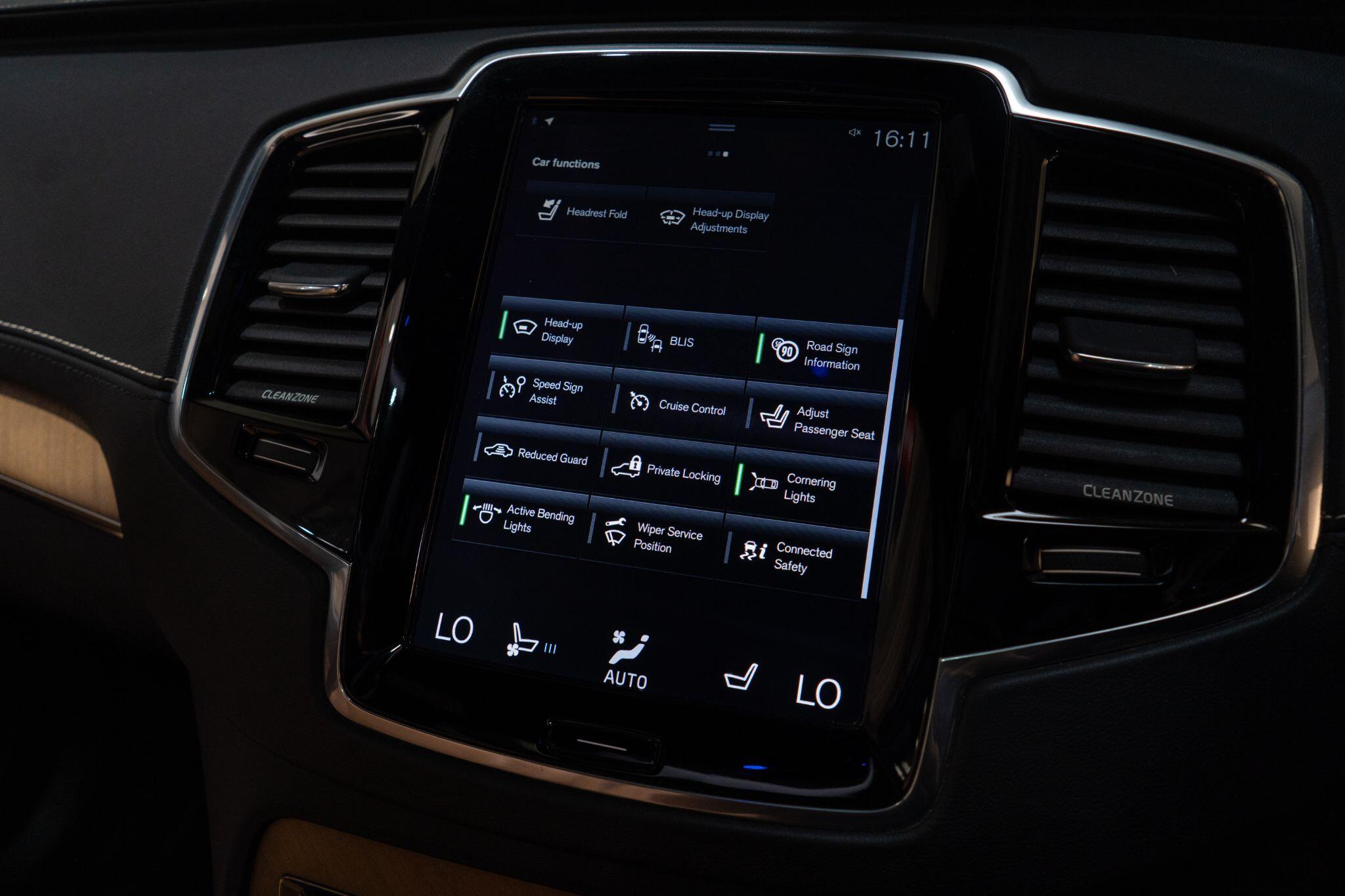 Volvo XC90 view 28