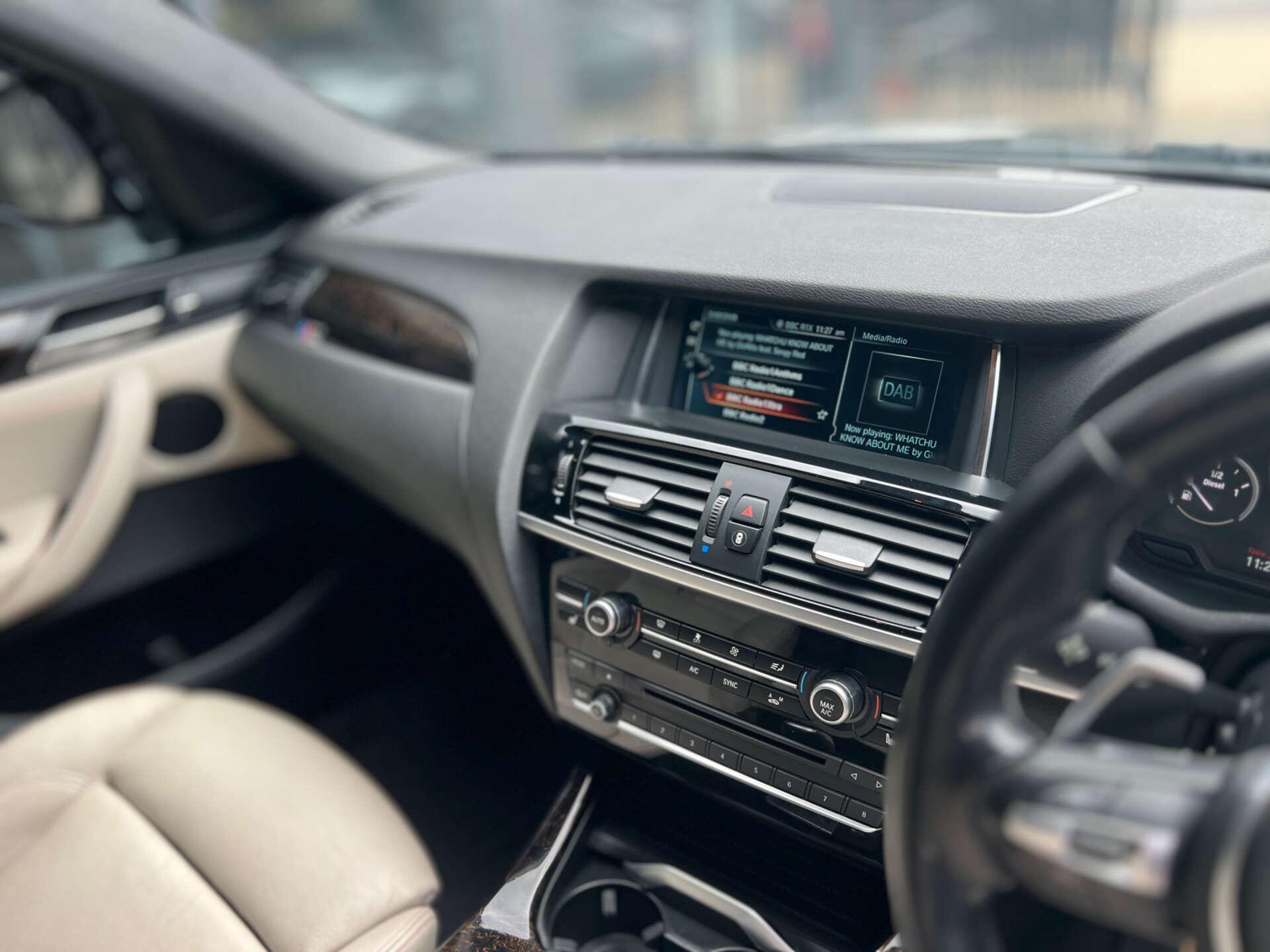 BMW X4 view 24