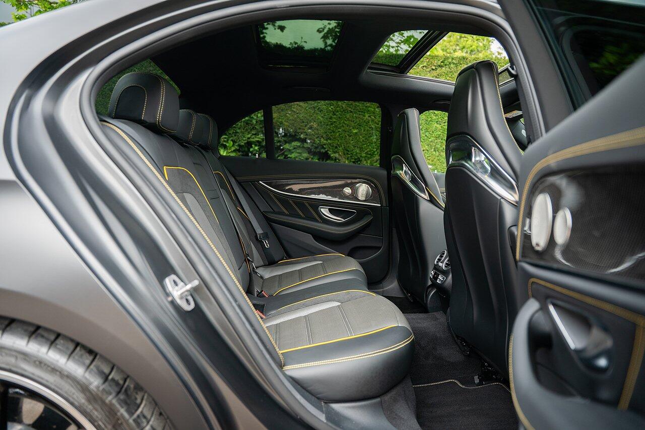 Mercedes-Benz E-Class view 39
