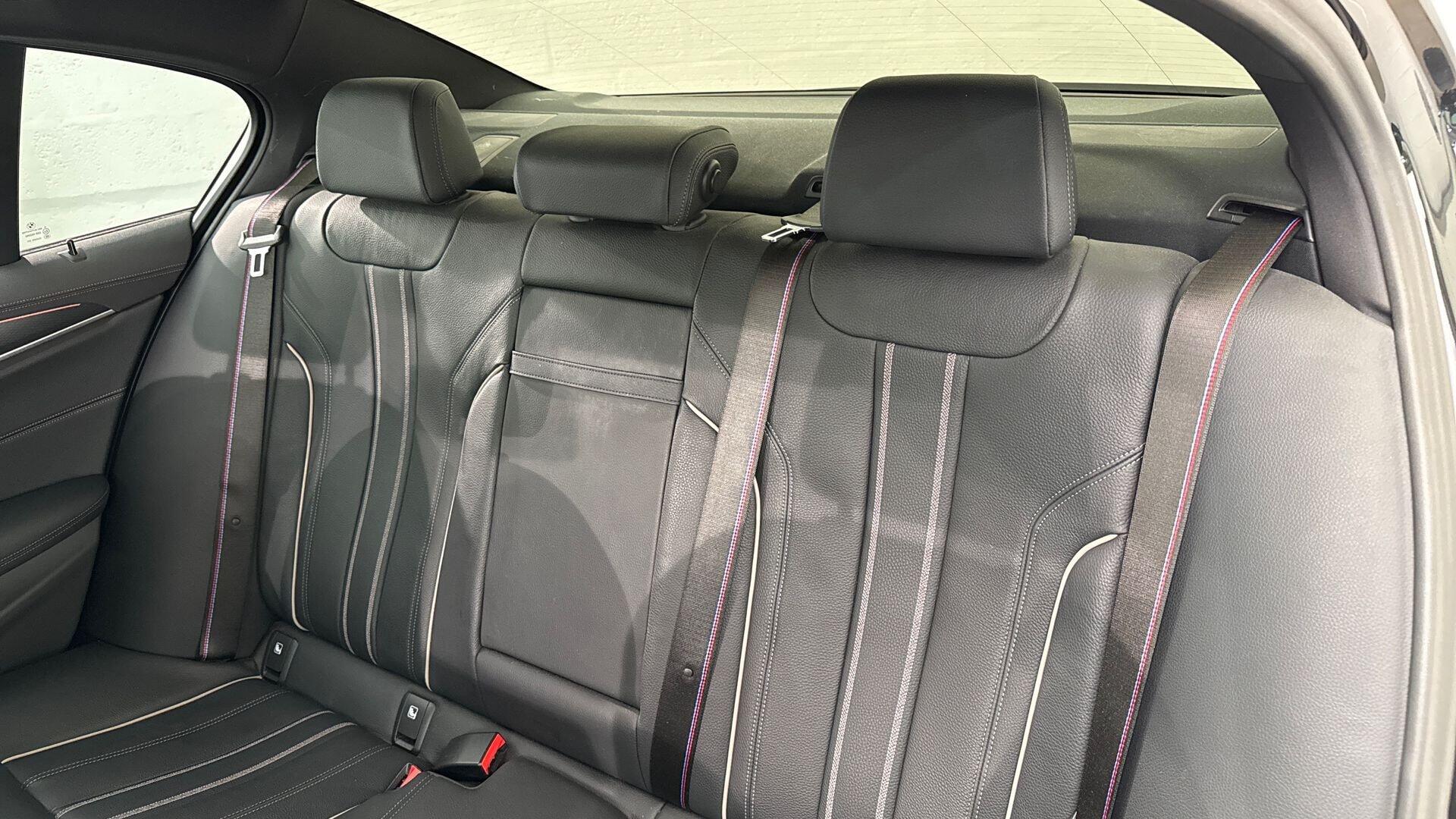 BMW 5 Series view 12