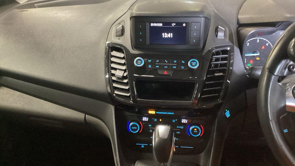 Ford Grand Tourneo Connect view 10