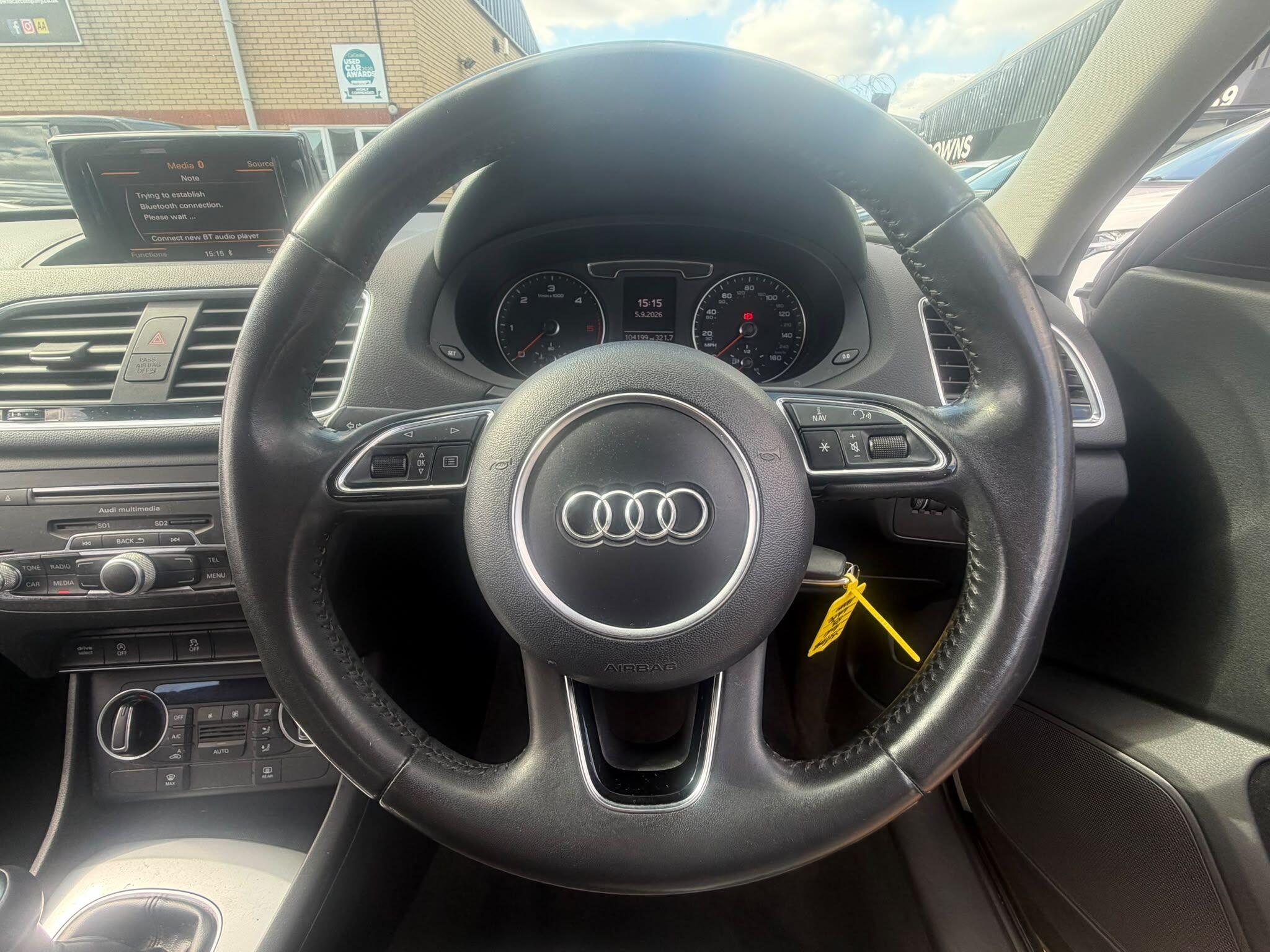 Audi Q3 view 21