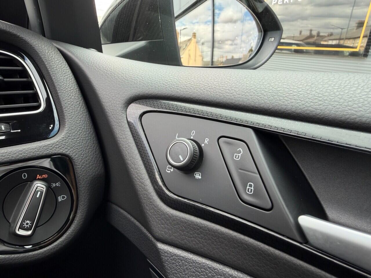 Volkswagen Golf view 32