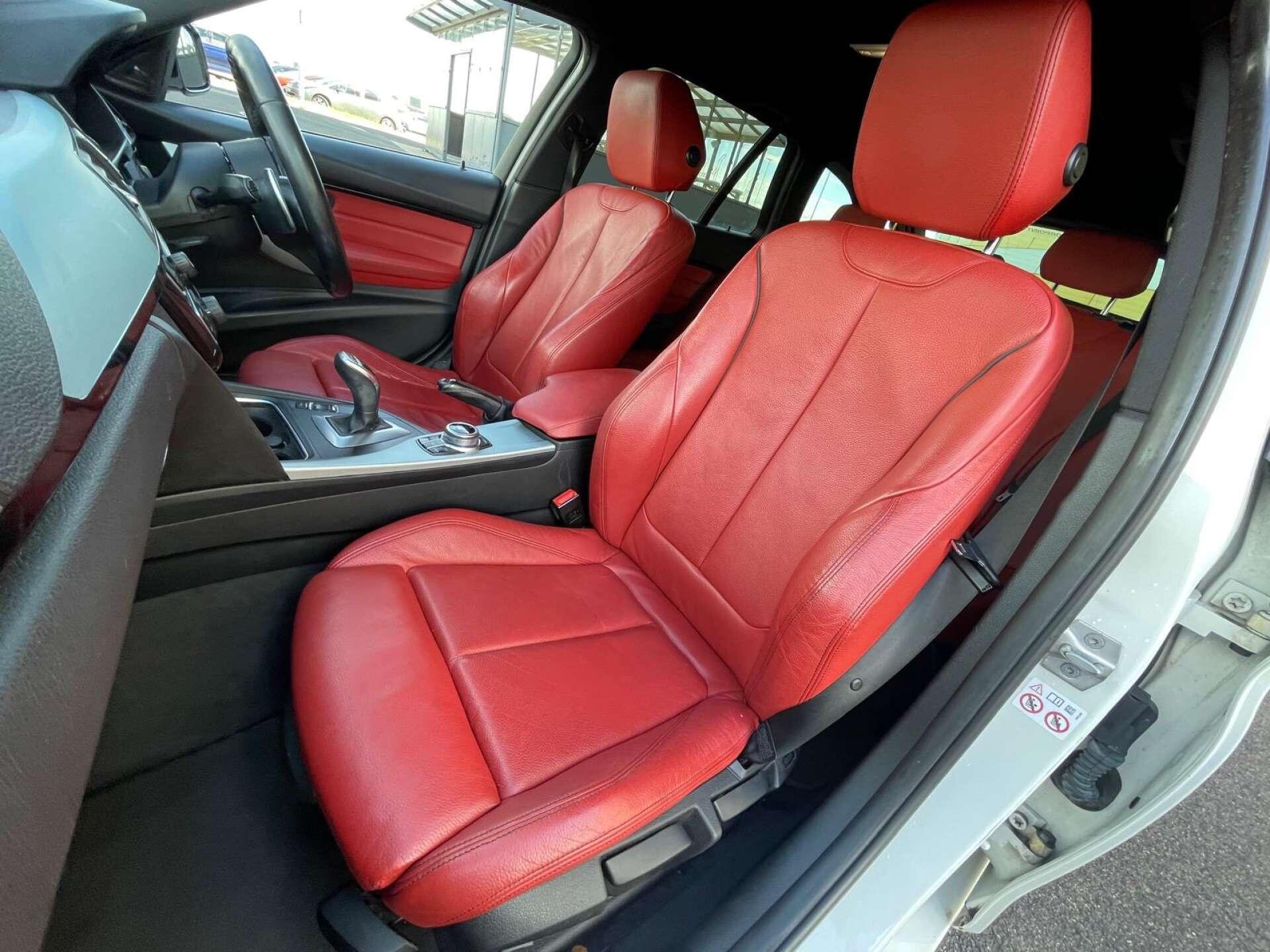 BMW 3 Series view 38
