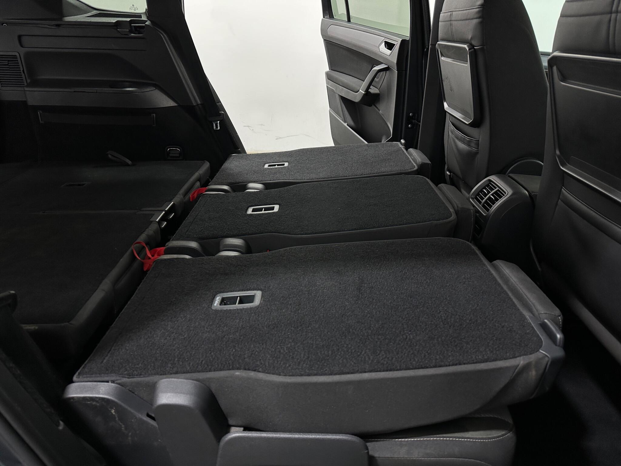 Volkswagen Touran view 48