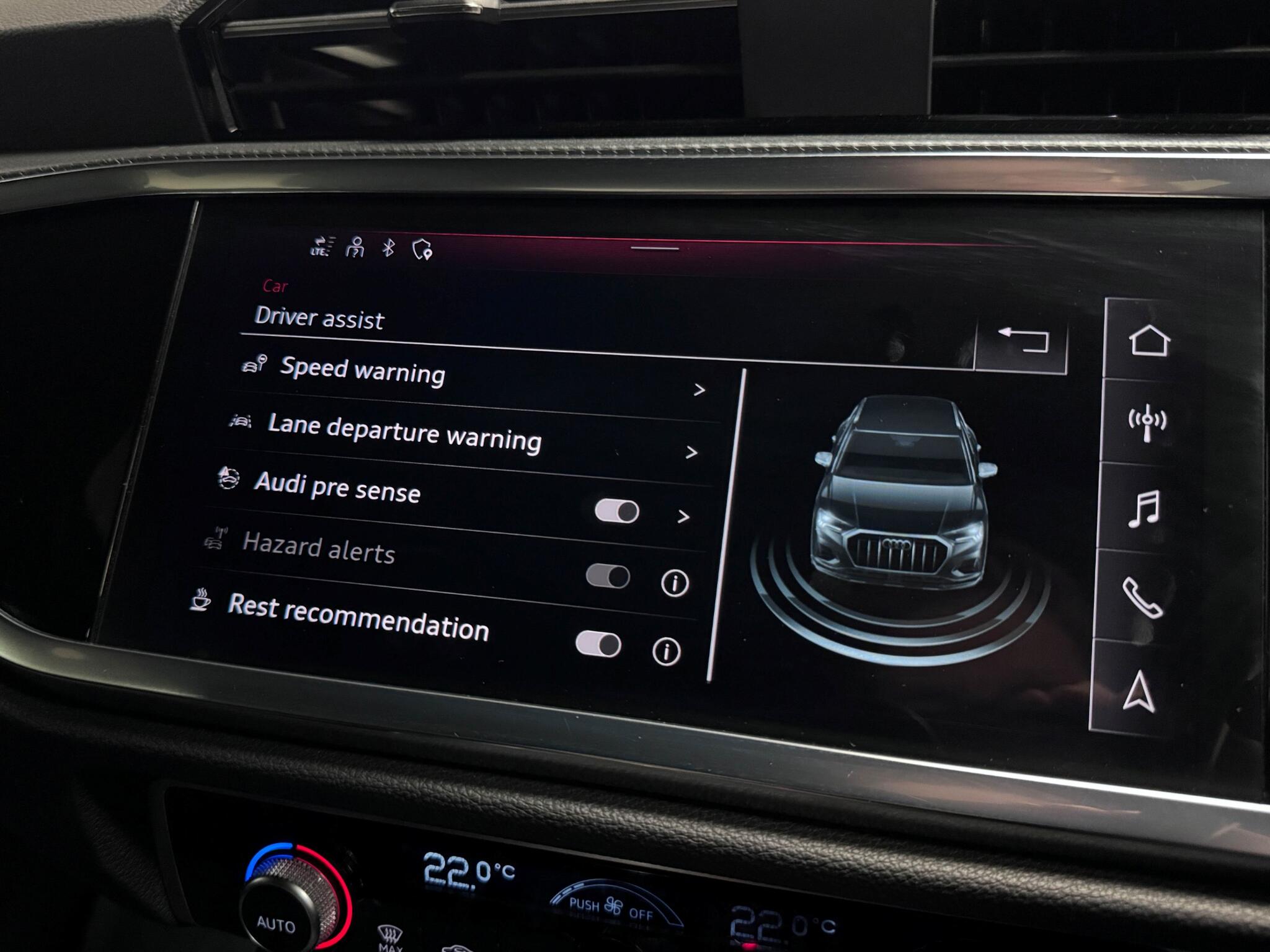 Audi Q3 view 44