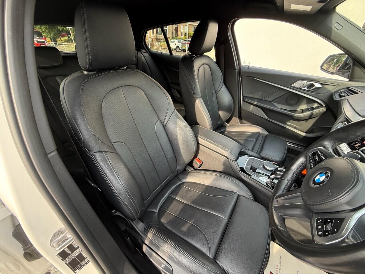 BMW 1 Series view 22