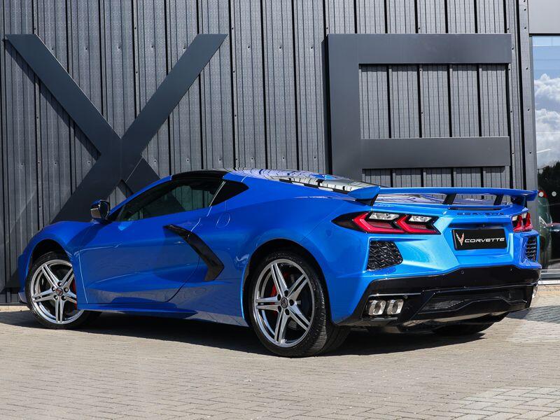 Chevrolet Corvette view 3