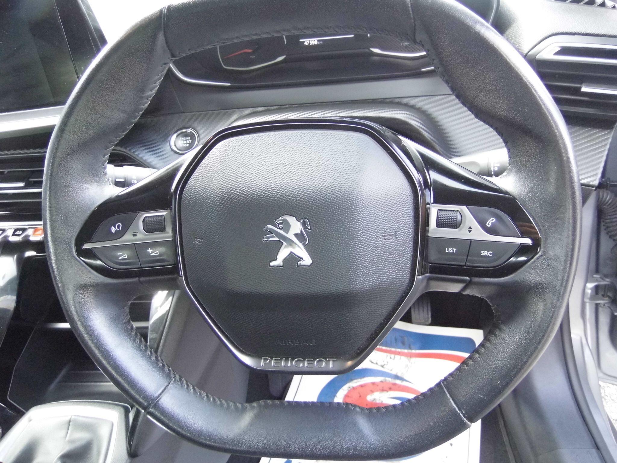 Peugeot 208 view 26