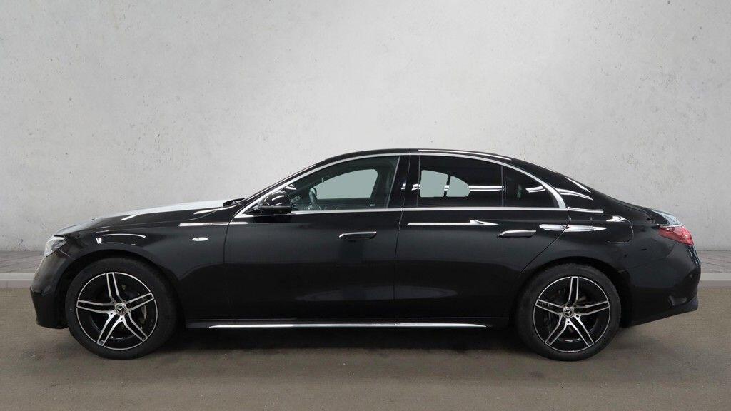 Mercedes-Benz E-Class view 4