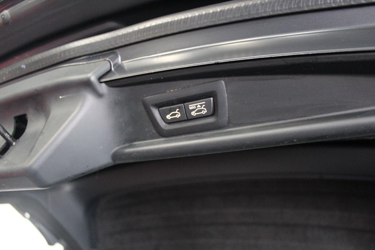 BMW 5 Series view 25