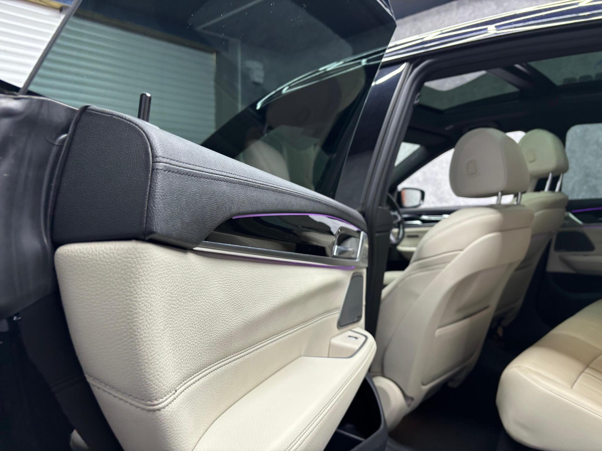 BMW 6 Series Gran Turismo view 31