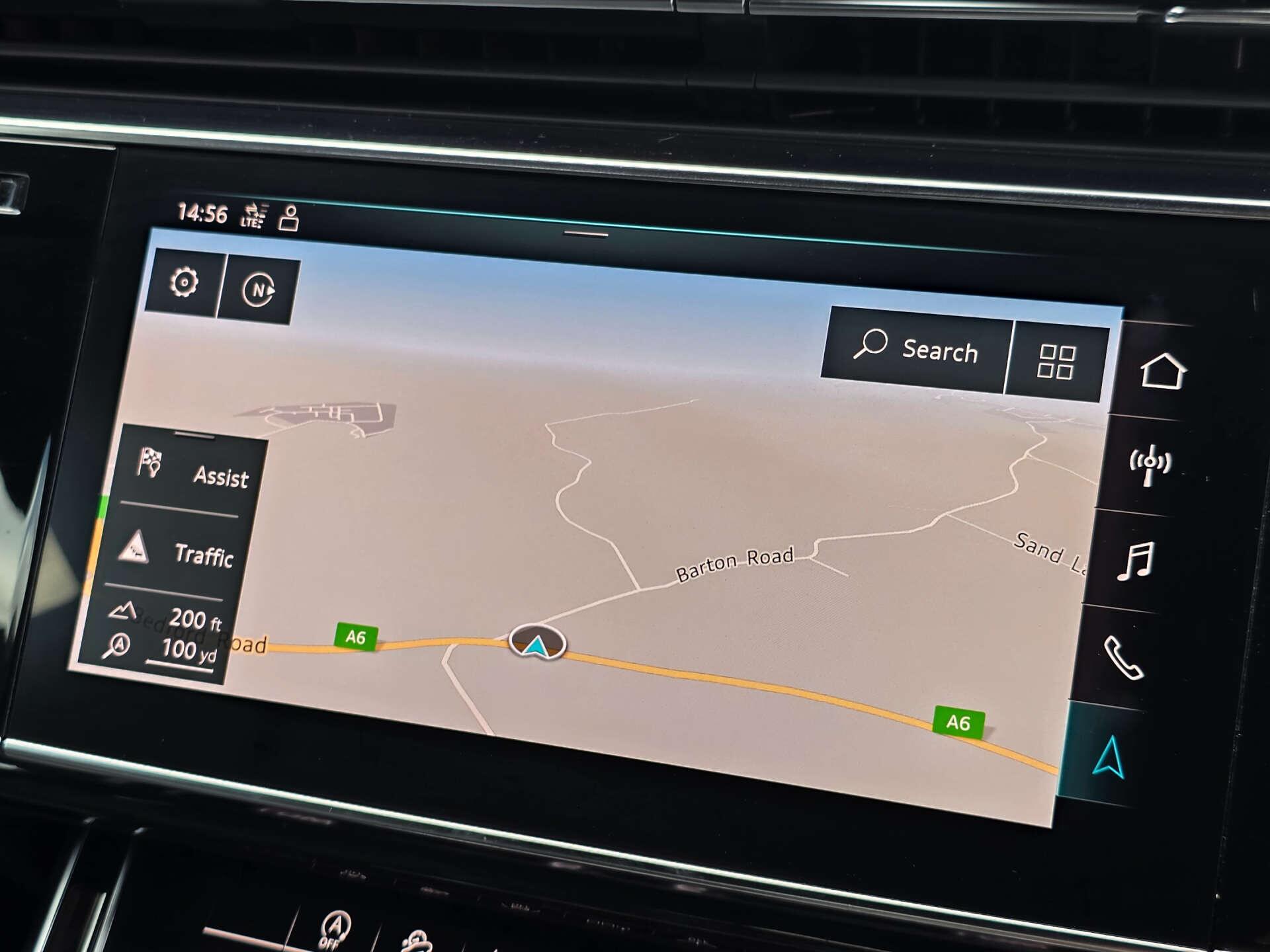 Audi Q8 view 29