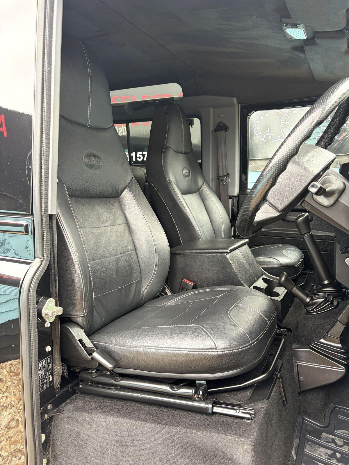 Land Rover Defender view 6