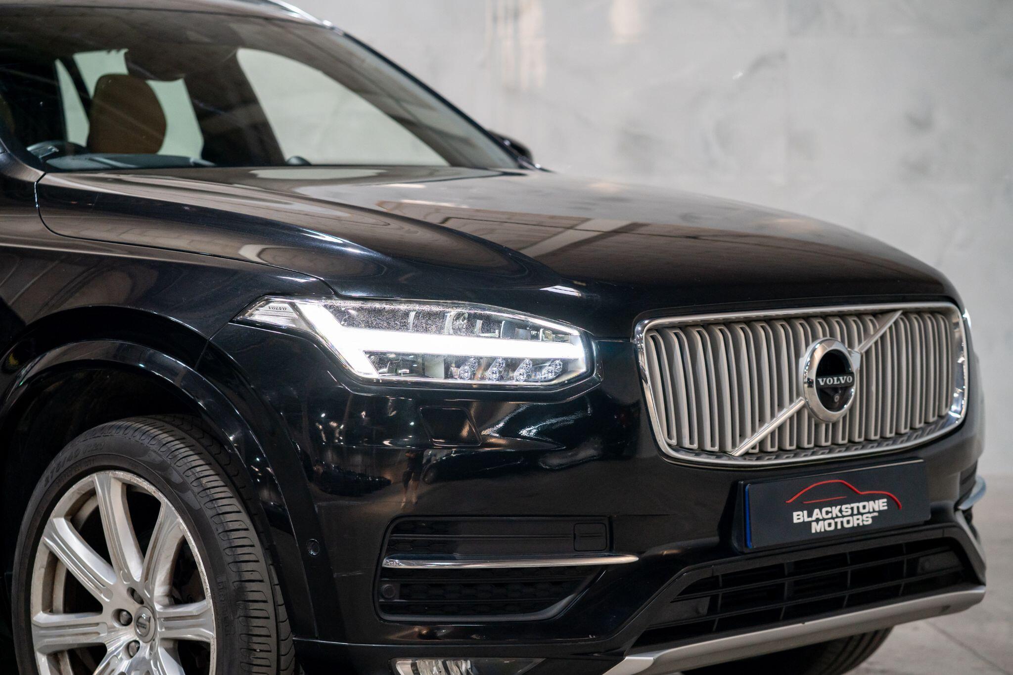 Volvo XC90 view 40