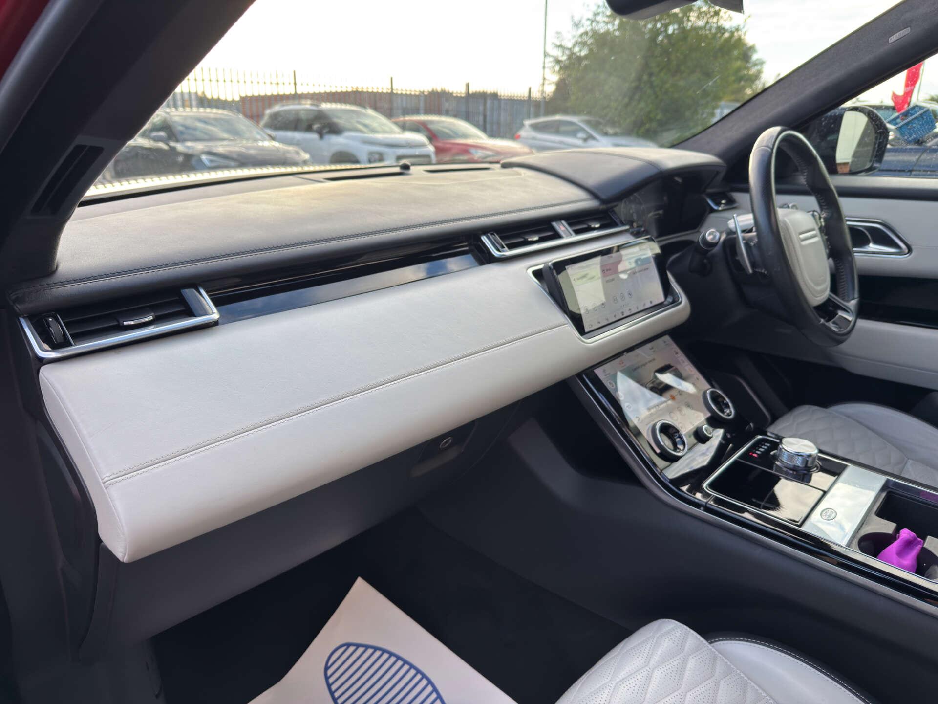 Land Rover Range Rover Velar view 41