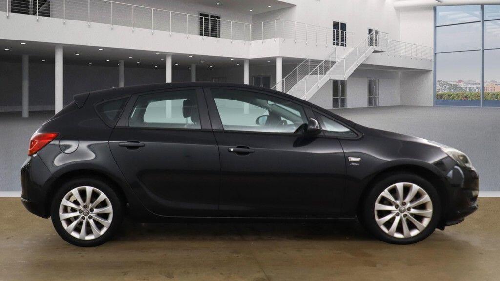 Vauxhall Astra view 5