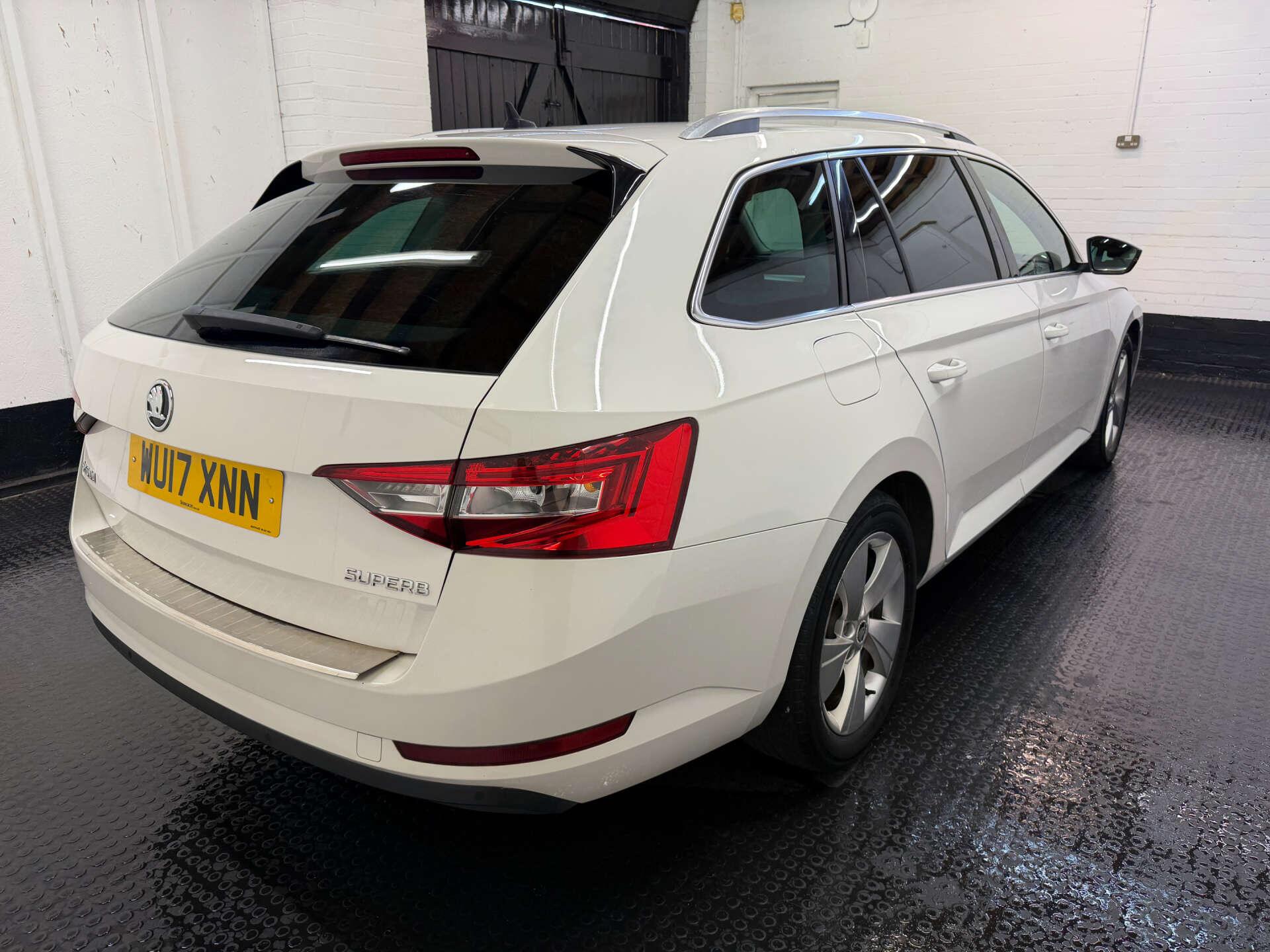 Skoda Superb view 4