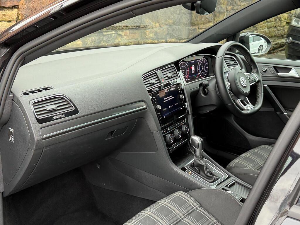 Volkswagen Golf view 13