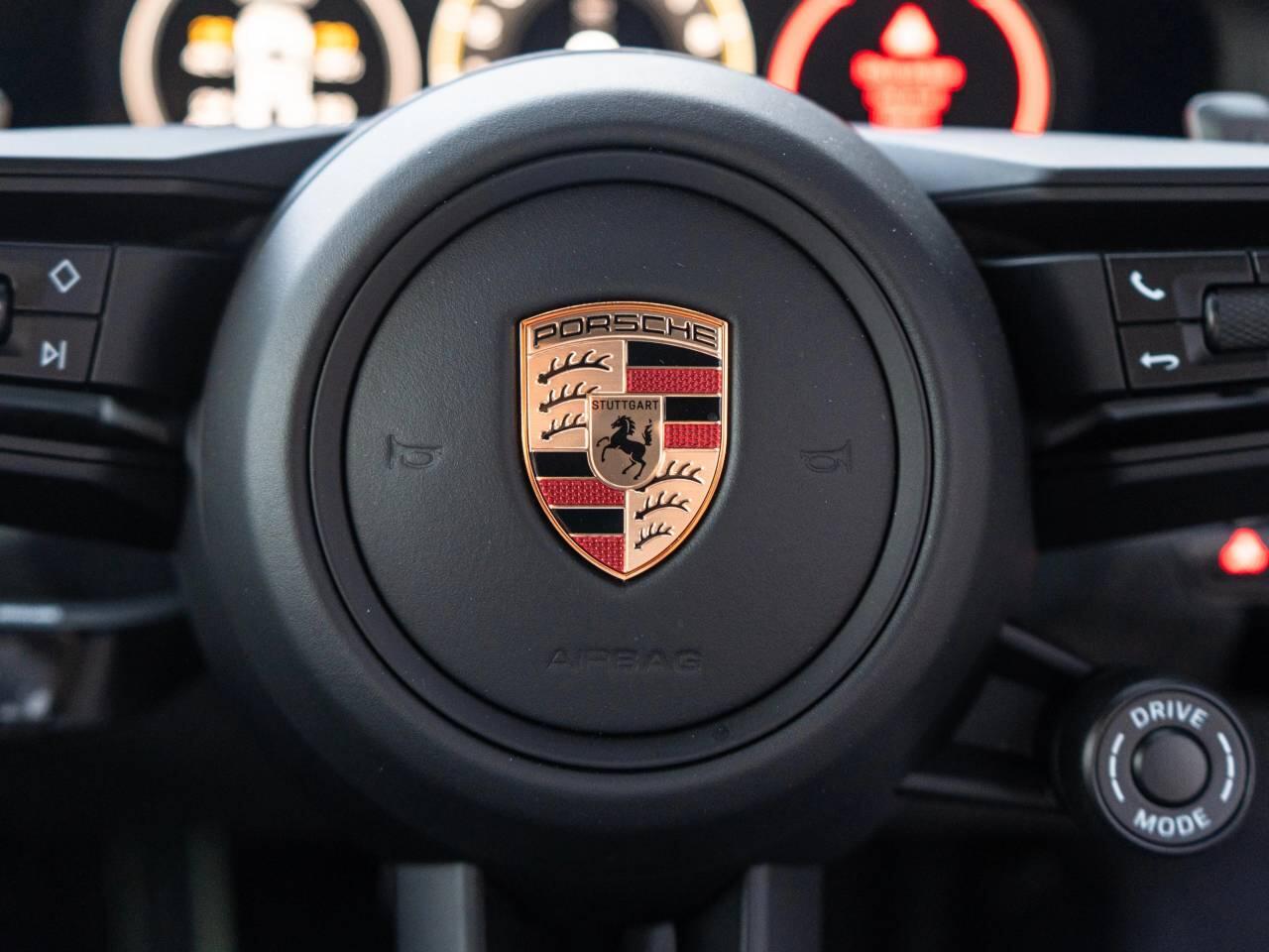 Porsche 911 view 19