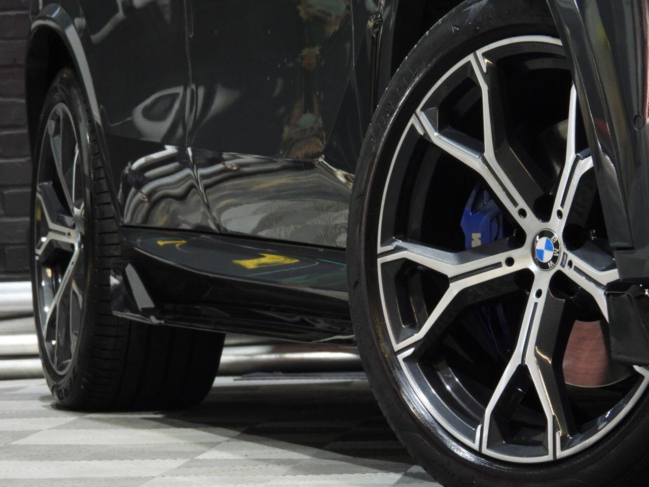 BMW X5 view 8