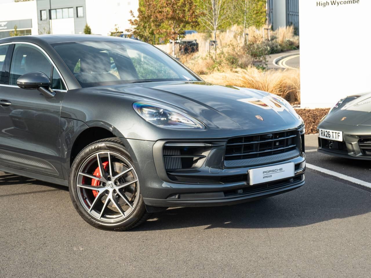 Porsche Macan view 15