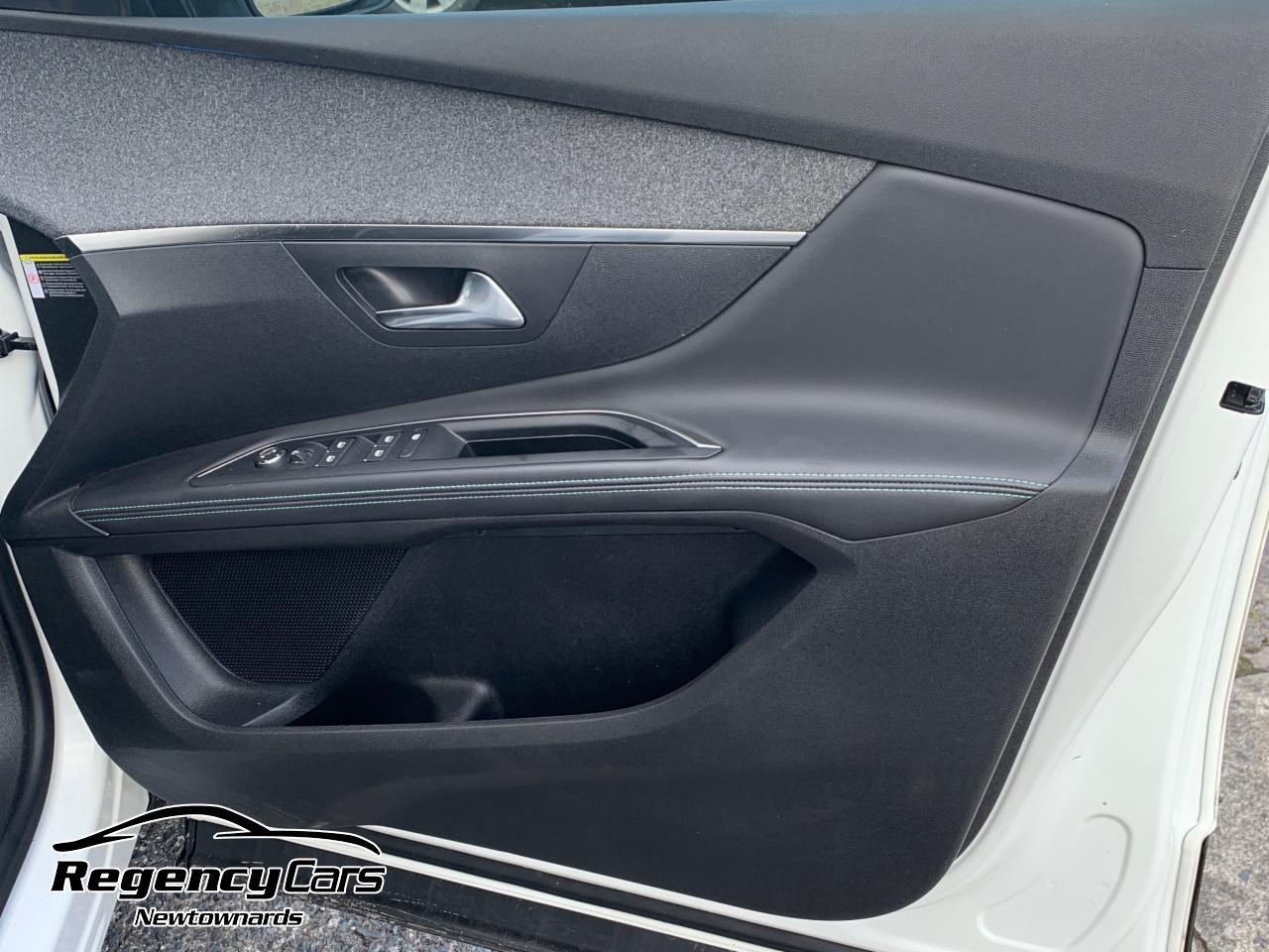 Peugeot 5008 view 26