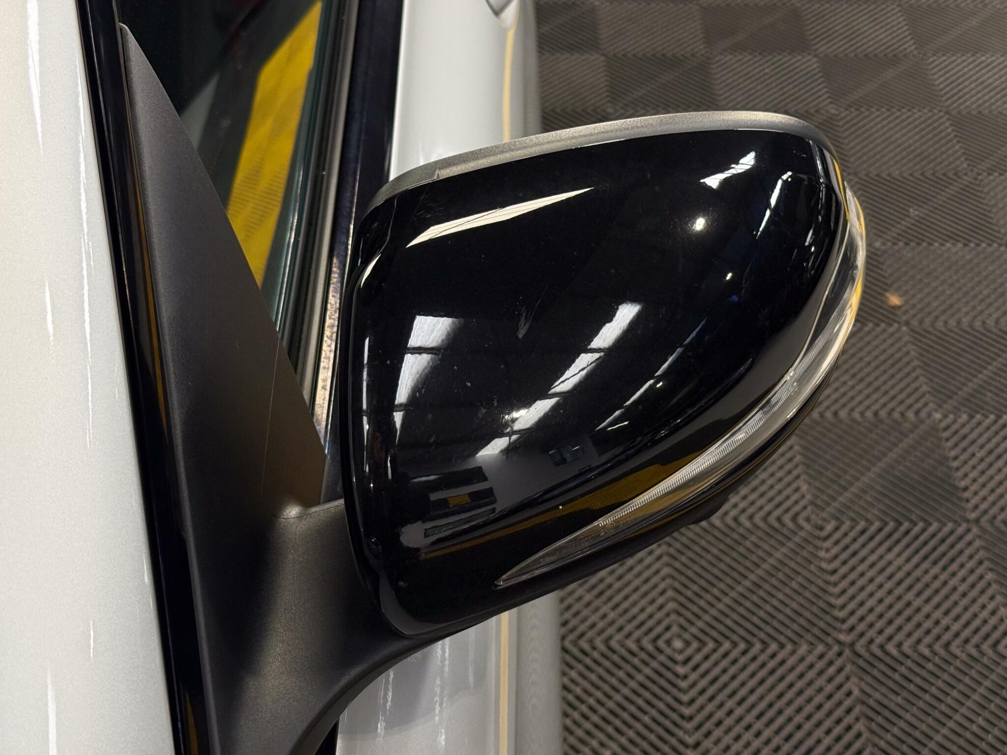 Mercedes-Benz C-Class view 15