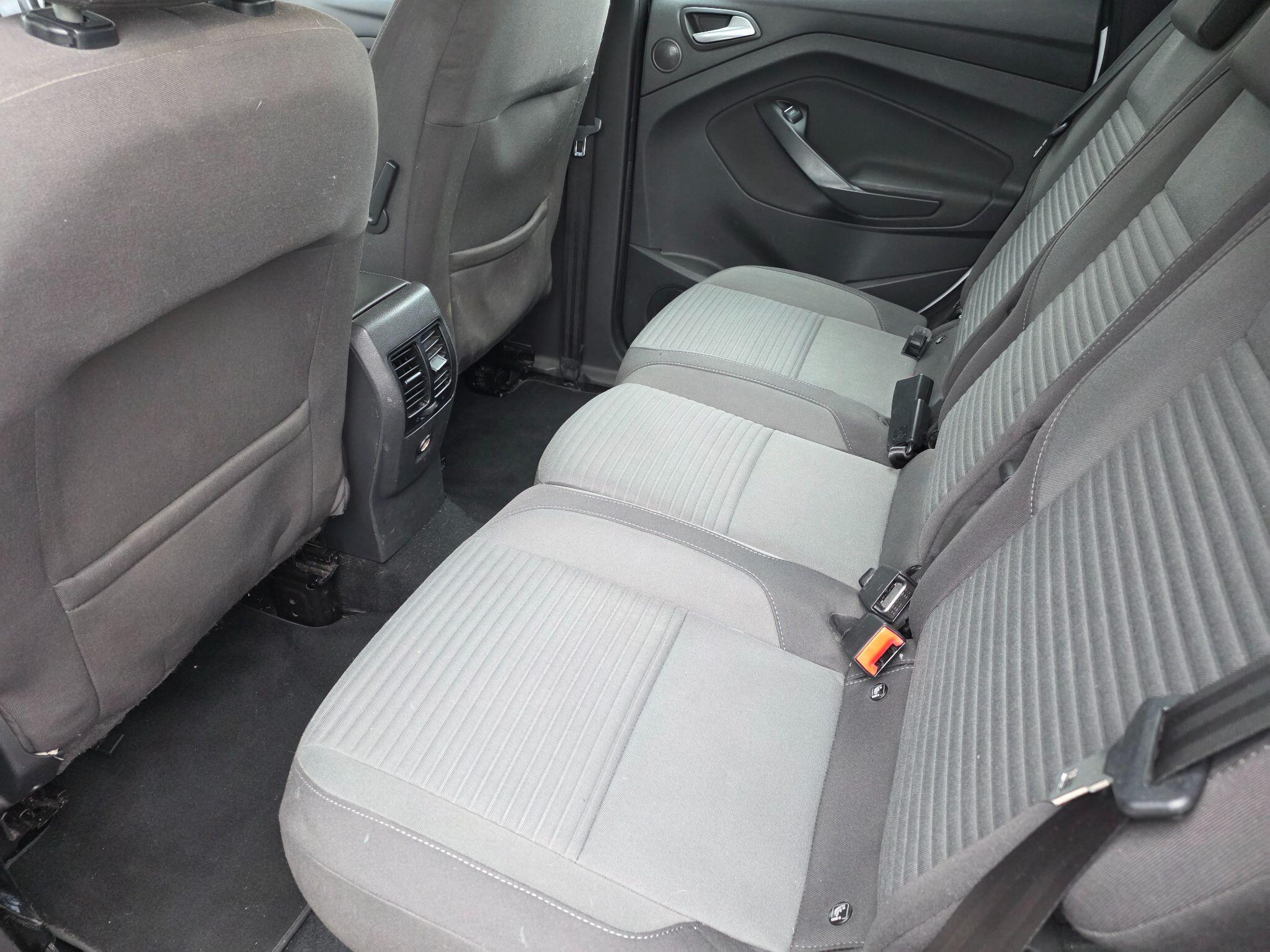 Ford C-Max view 12