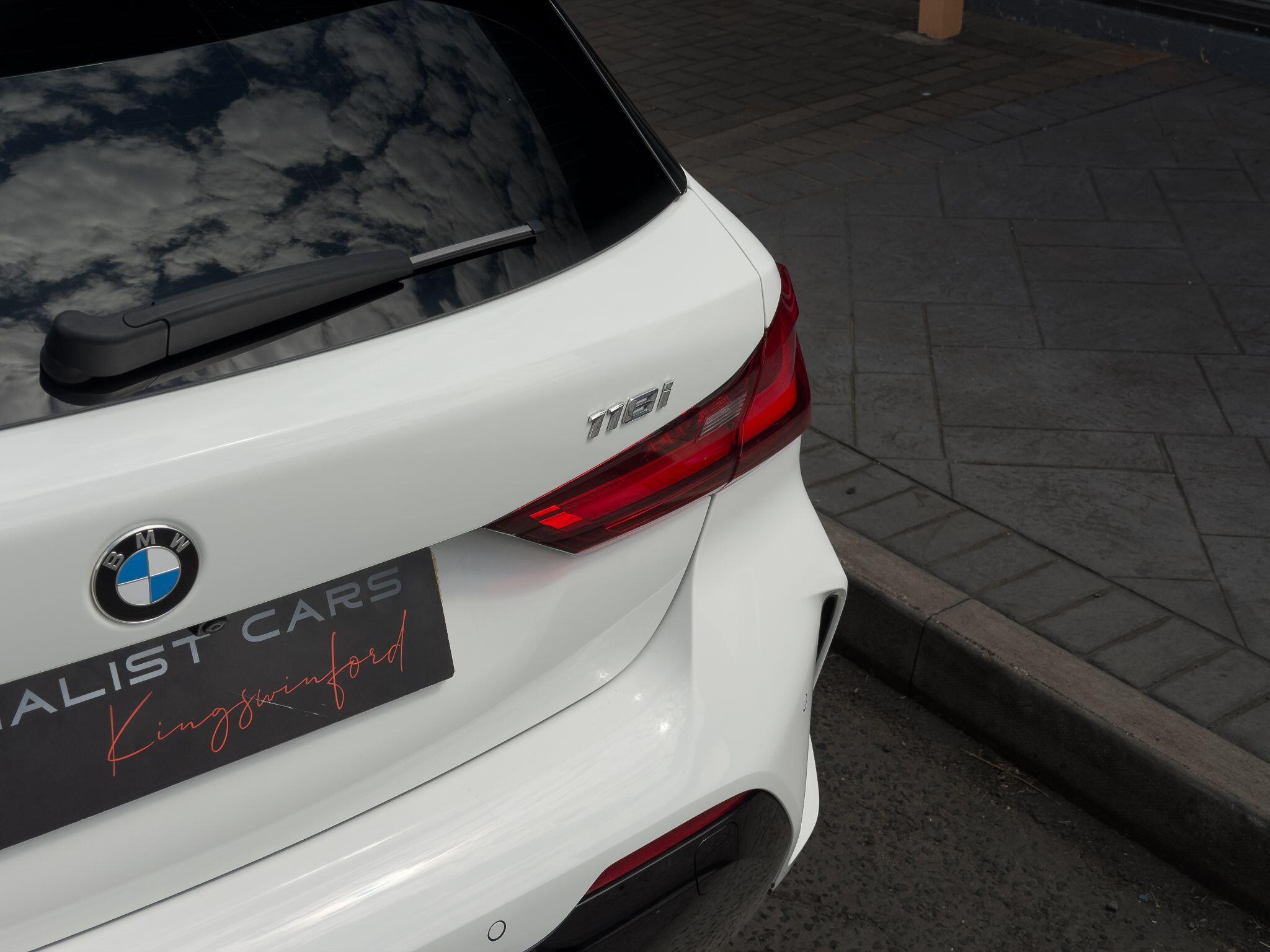 BMW 1 Series view 38